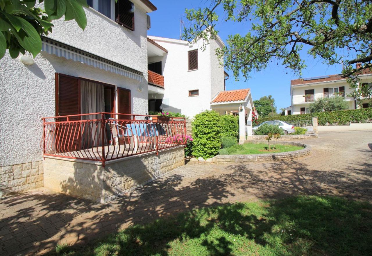 Apartment Ema Near City Center Пореч Экстерьер фото